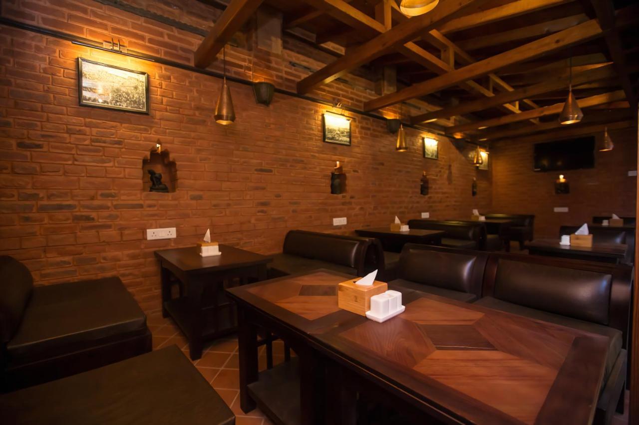 Bhatgoan Hotel Baha Restaurant And Cafe מראה חיצוני תמונה