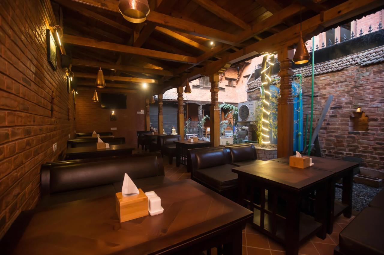 Bhatgoan Hotel Baha Restaurant And Cafe מראה חיצוני תמונה