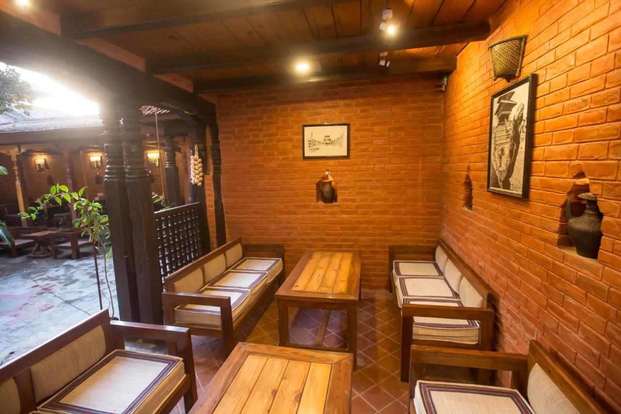 Bhatgoan Hotel Baha Restaurant And Cafe מראה חיצוני תמונה